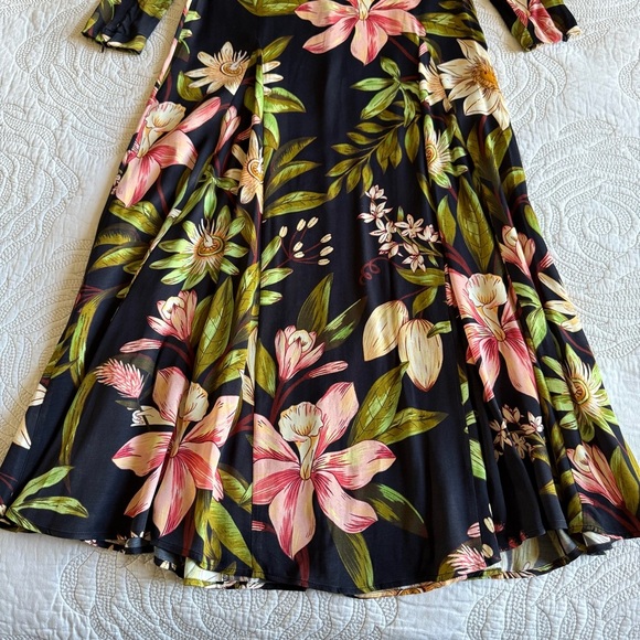 Farm Rio - Surreal Flowers Long-Sleeve Midi-Dress - Picture 14 of 16